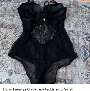 DAISY FUENTES BLACK LACEY TEDDY SUIT XL, NEVER WORN